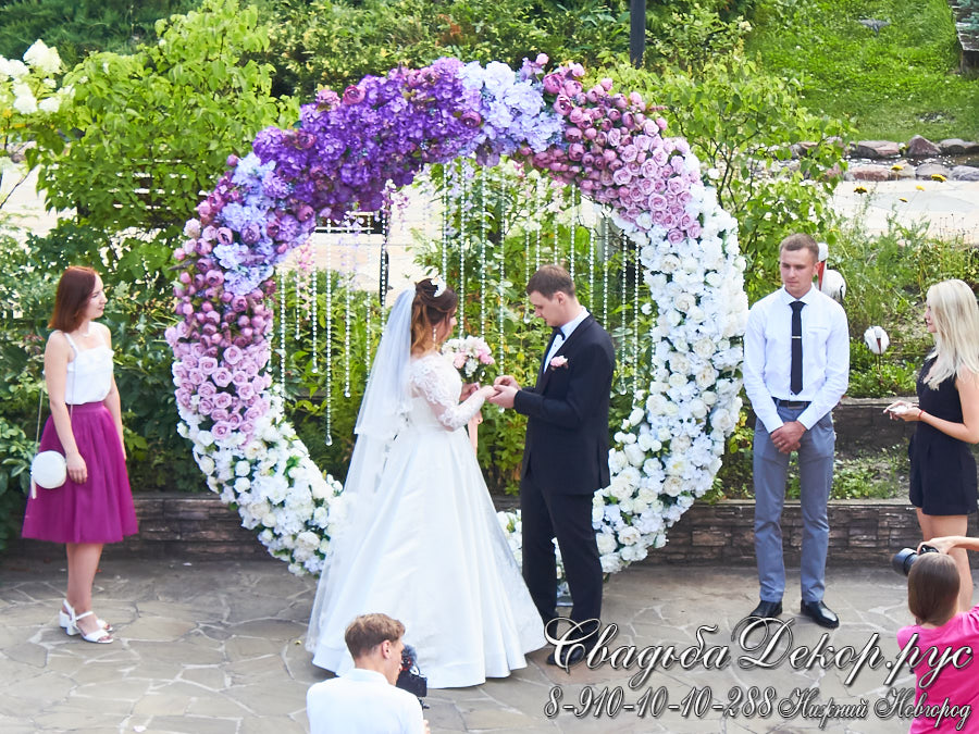 Декор свадебной выездной регистрации цветочной аркой омбре Березовая роща заказать купить недорого