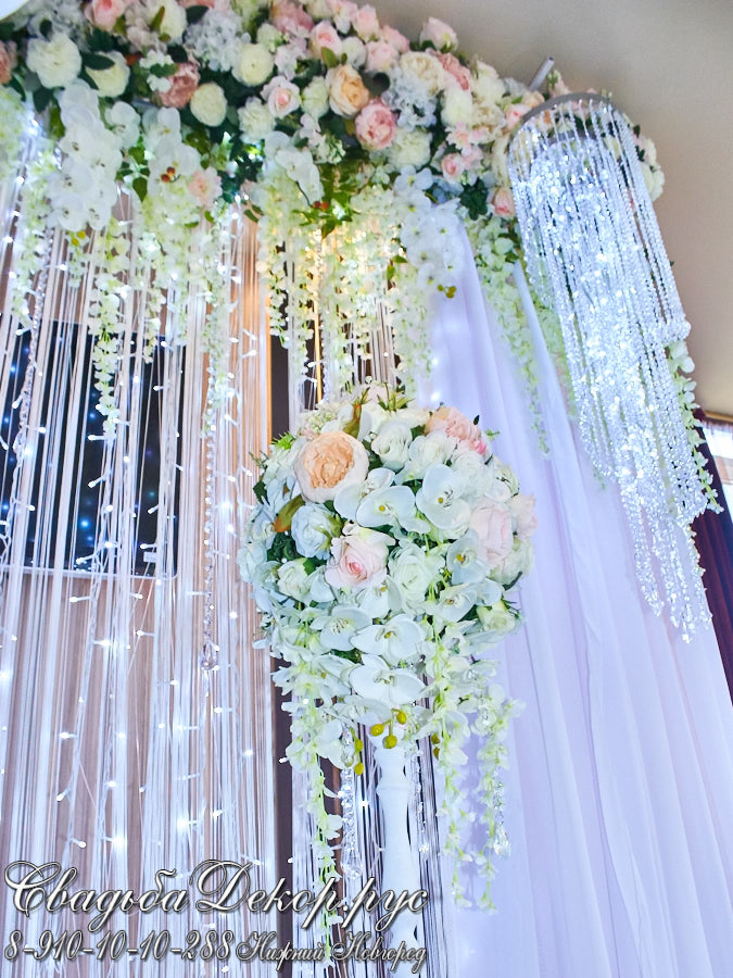 Свадебные цветочные композиции, занавес и подвески из кристаллов кафе PerSe заказать недорого